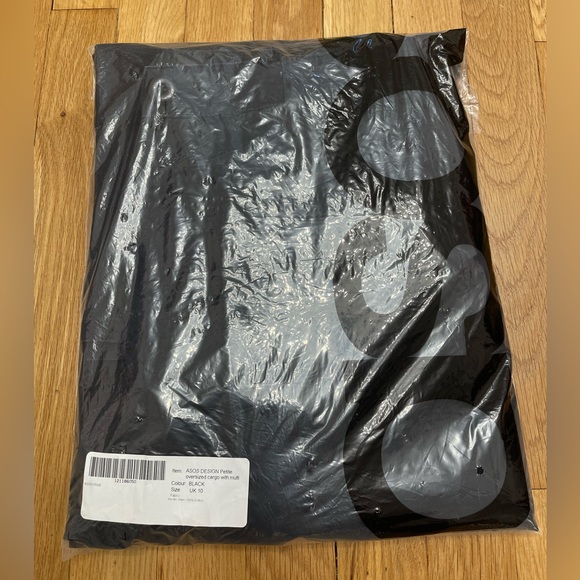 Design Petite oversized cargo with multi pockets - Picture 6 of 7